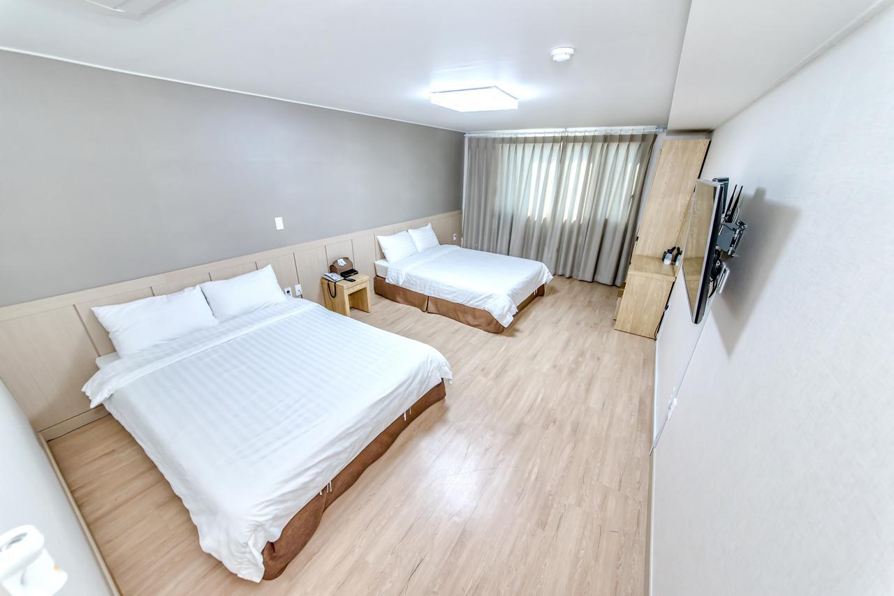 Jungmoon City Hotel Seogwipo Extérieur photo