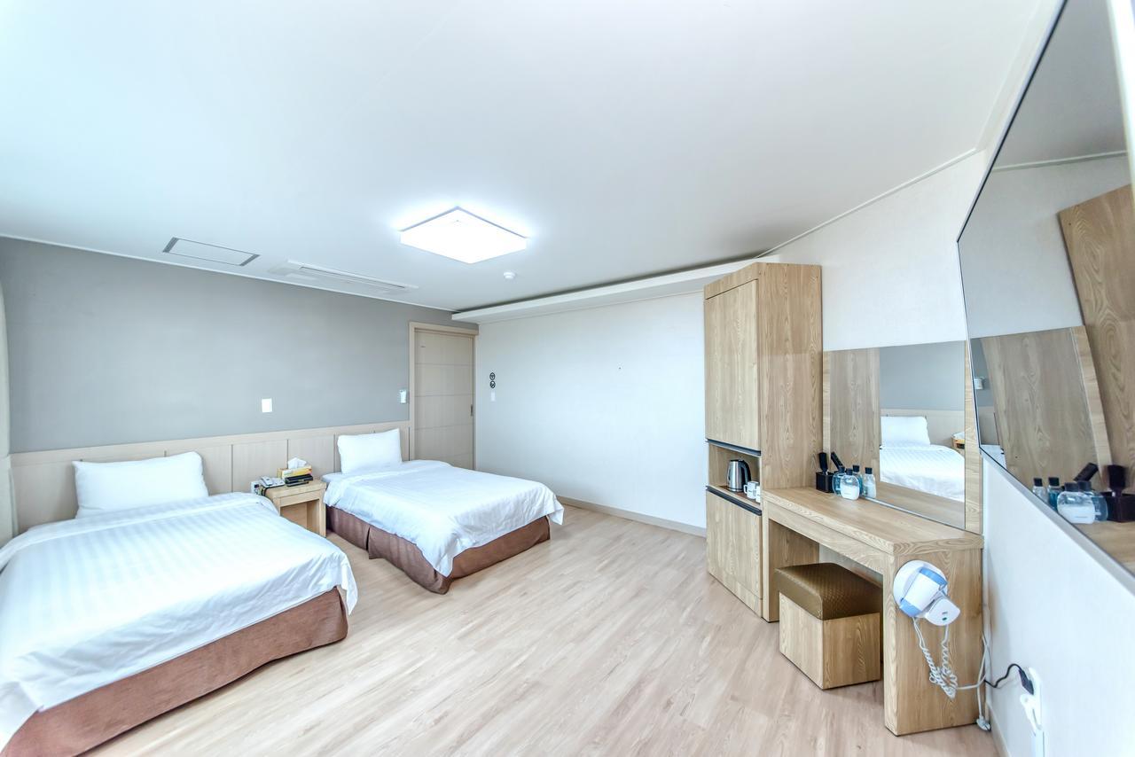 Jungmoon City Hotel Seogwipo Extérieur photo